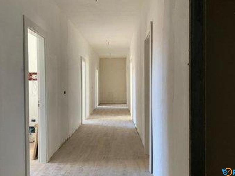 QIRA, 2 AMBIENTE BIZNESI, DONIKA CENTER, RRUGA MINE PEZA, TIRANË - 1/6