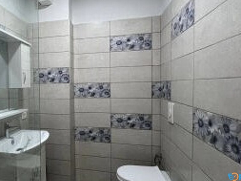 QIRA, VILË E BASHKËLIDHUR, LUNDËR, TEG - 9/10