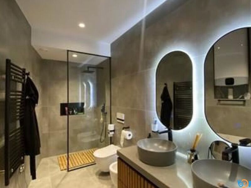 SHITET, APARTAMENT LUX + PISHINË, KOPSHTI BOTANIK, TIRANË - 9/10